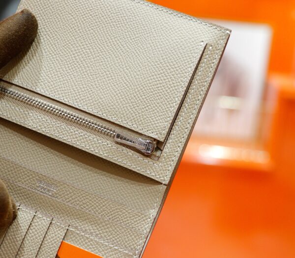 Joe Luxury Beran Short Wallet Epsom Leather Turtledove Khaki Silver Hardware 10.5cm Full Handmade